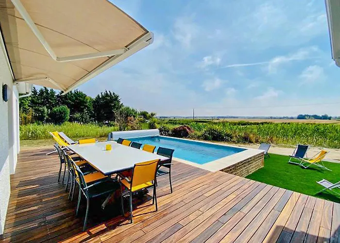 Hébergement de vacances Avec Piscine Privee *