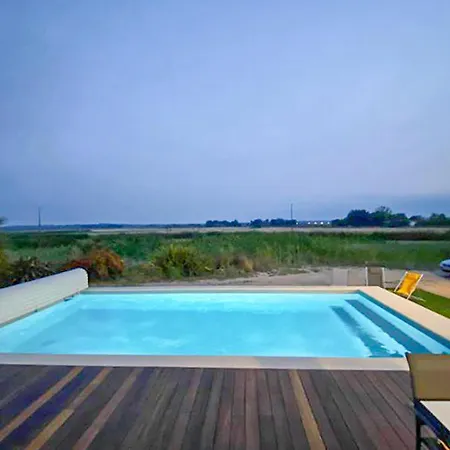 Awesome In Jean De Monts Holiday home Saint-Jean-de-Monts