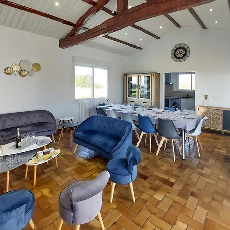 Holiday home Awesome In Jean De Monts